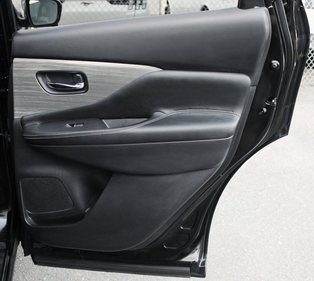 Used 2018 Nissan Murano Platinum image 19