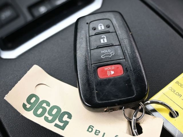 Certified 2021 Toyota Highlander LE image 29