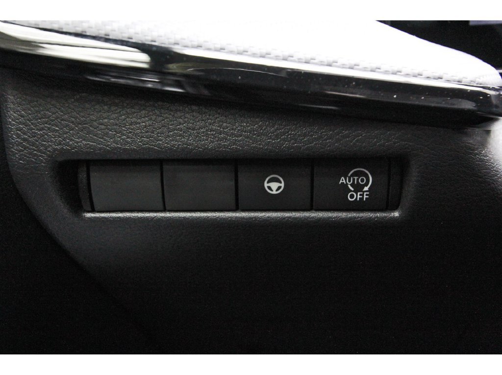New 2026 Nissan Kicks SR w/ Cold Weather Package FWD image 20