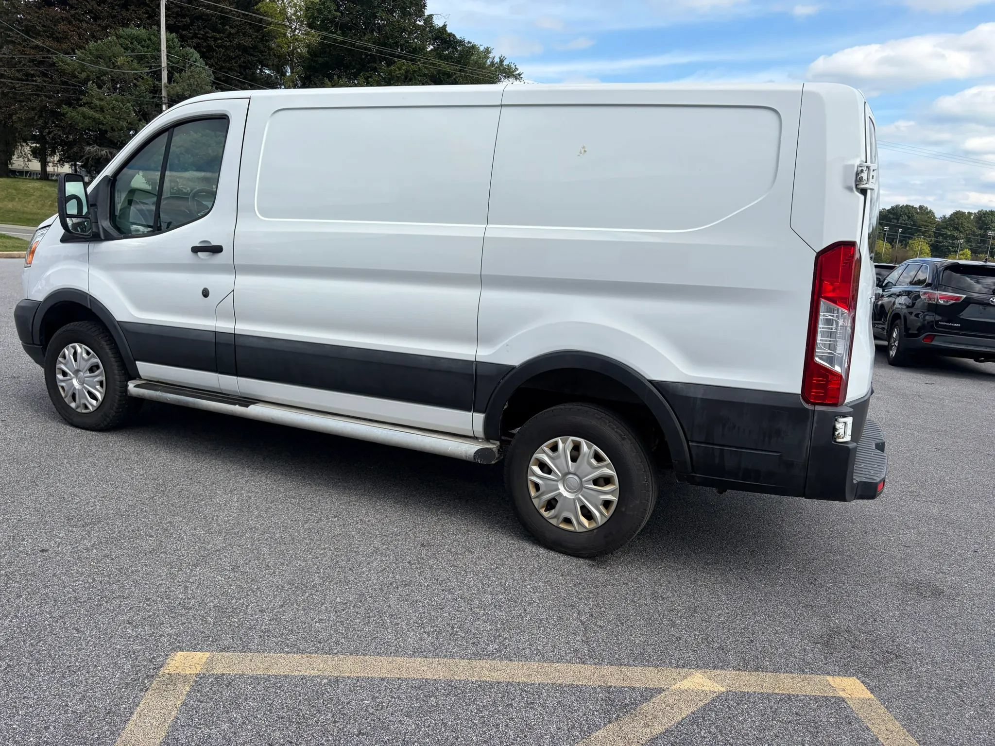 Used 2016 Ford Transit 250 130 Low Roof w/ Exterior Upgrade Package RWD image 10