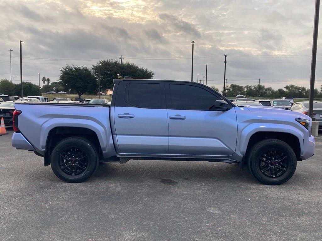 Used 2024 Toyota Tacoma TRD Sport AWD/4WD image 4