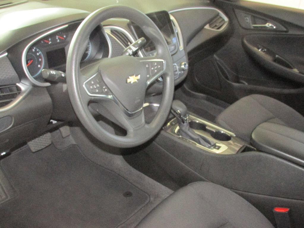Used 2024 Chevrolet Malibu LT image 5
