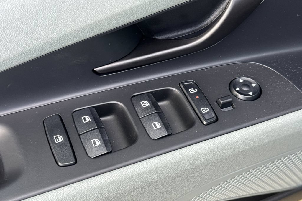 New 2026 Hyundai Elantra Limited FWD image 11