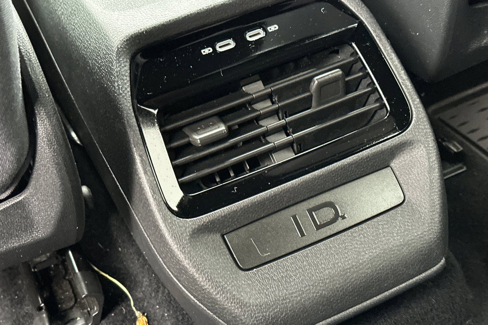 Used 2021 Volkswagen ID.4 Pro w/ ID.4 Protection Package image 13