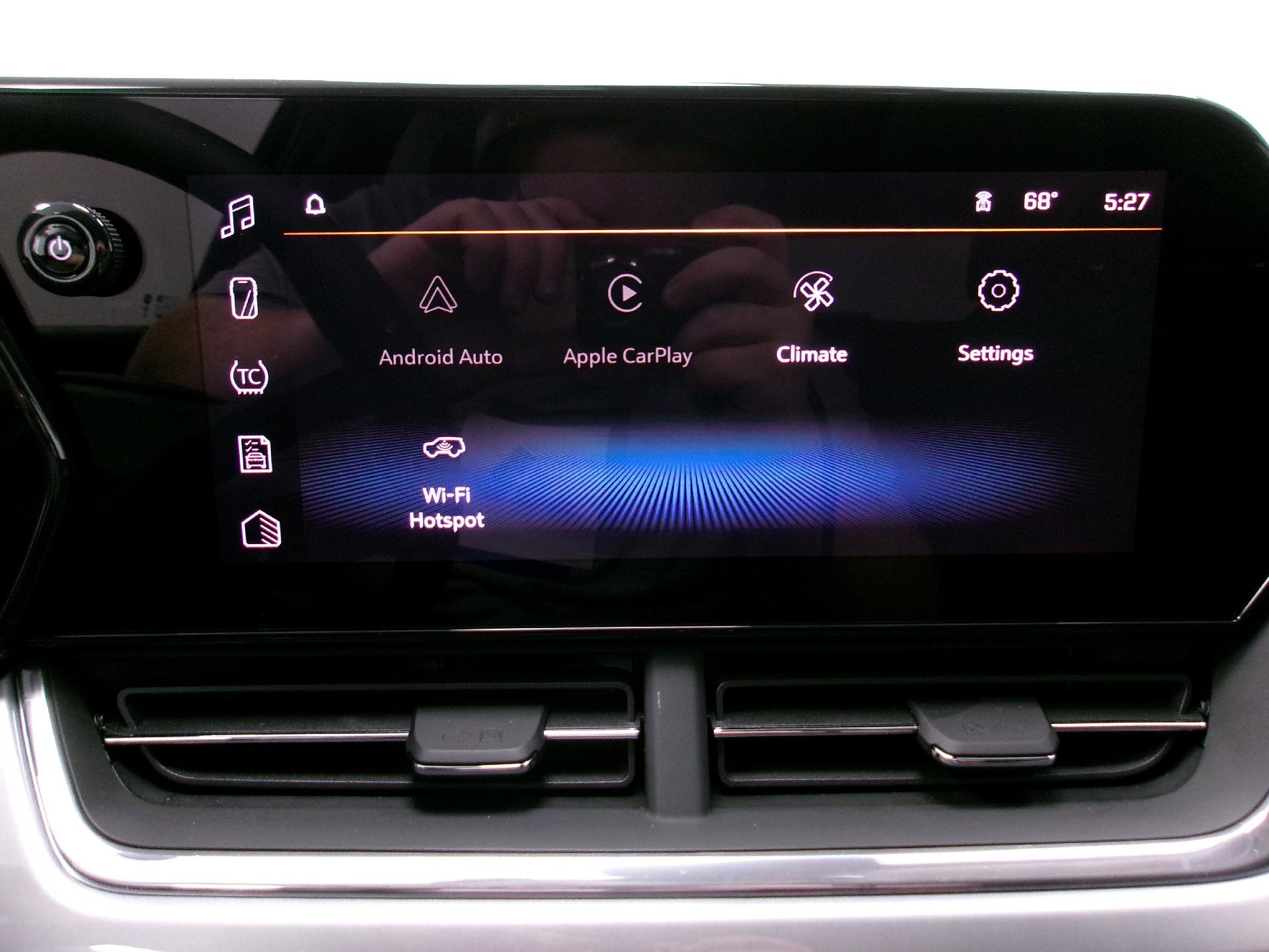 Certified 2024 Chevrolet Trax LT w/ Sunroof Package image 5