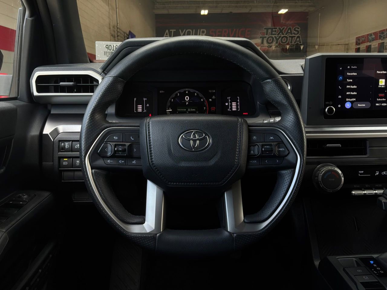 Used 2025 Toyota 4Runner SR5 RWD image 31