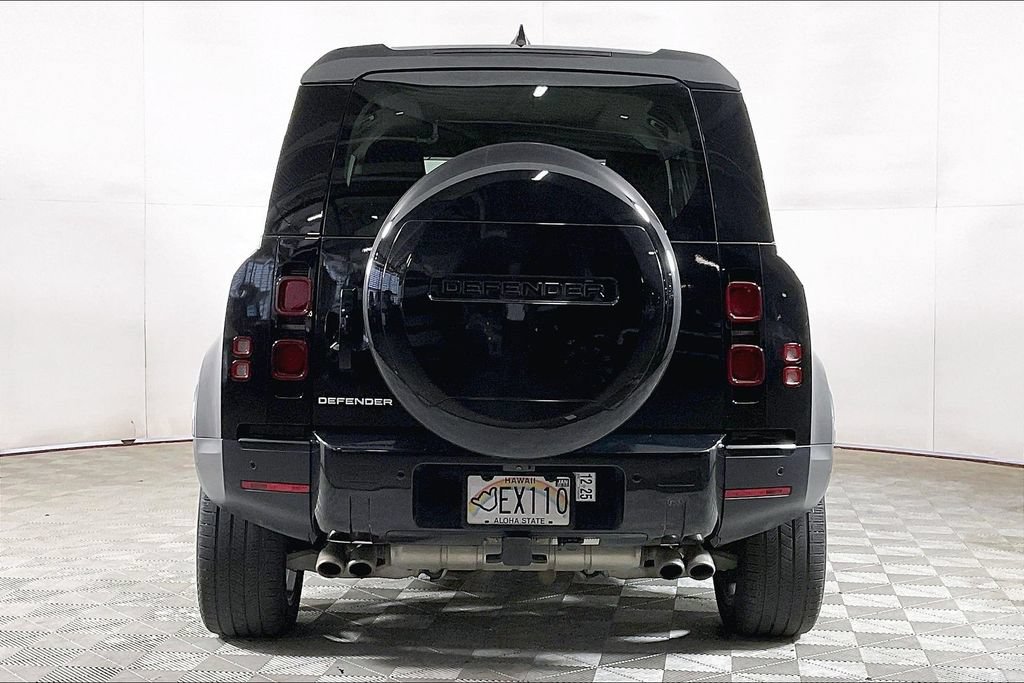 Used 2024 Land Rover Defender 110 SE AWD/4WD image 3