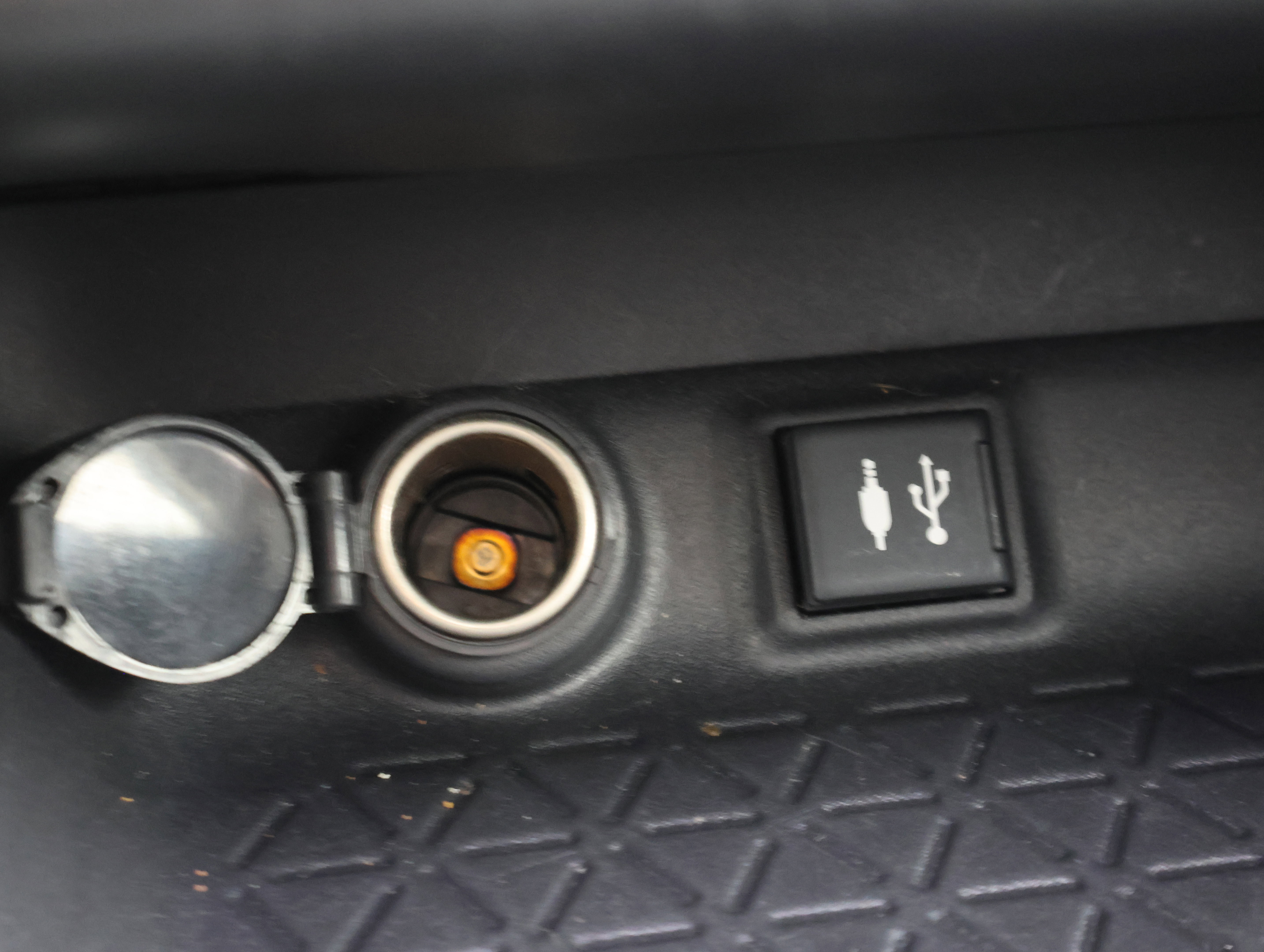 Used 2019 Toyota RAV4 XLE w/ Convenience Package image 47