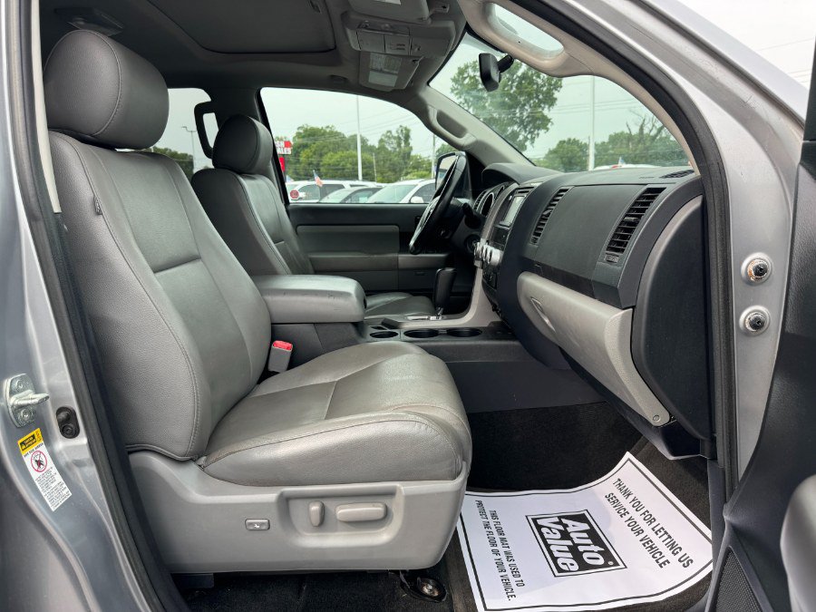 Used 2014 Toyota Sequoia SR5 AWD/4WD image 20
