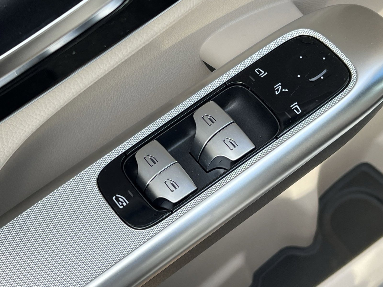 New 2026 Mercedes-Benz GLC 300 4MATIC image 13