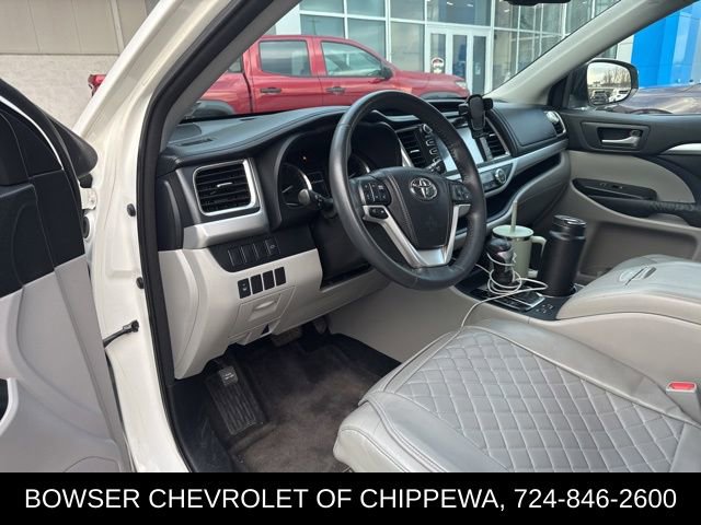 Used 2014 Toyota Highlander XLE image 9