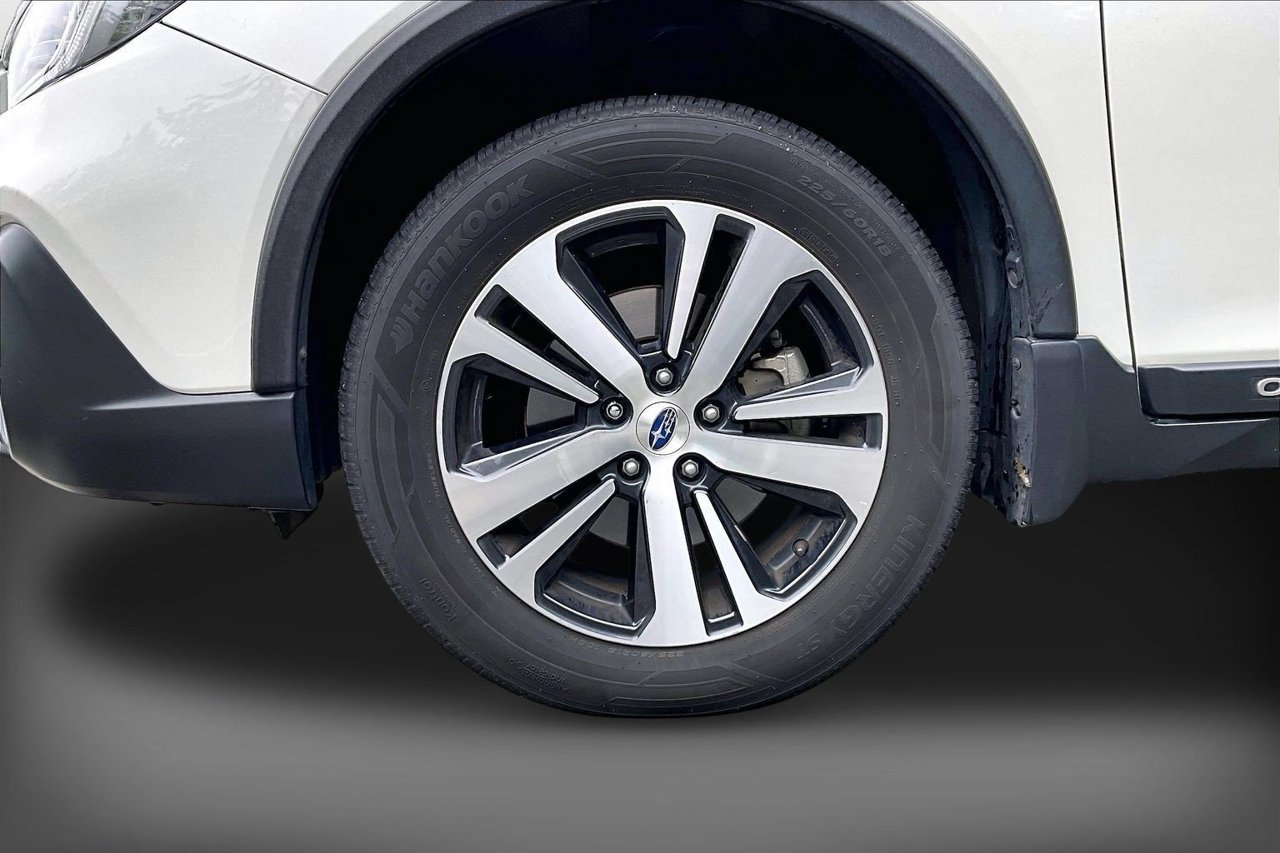Used 2018 Subaru Outback 3.6R Limited AWD/4WD image 33