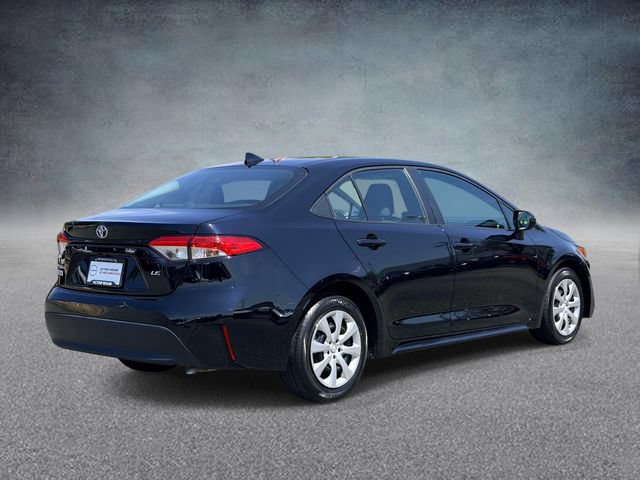 Used 2024 Toyota Corolla LE FWD image 2