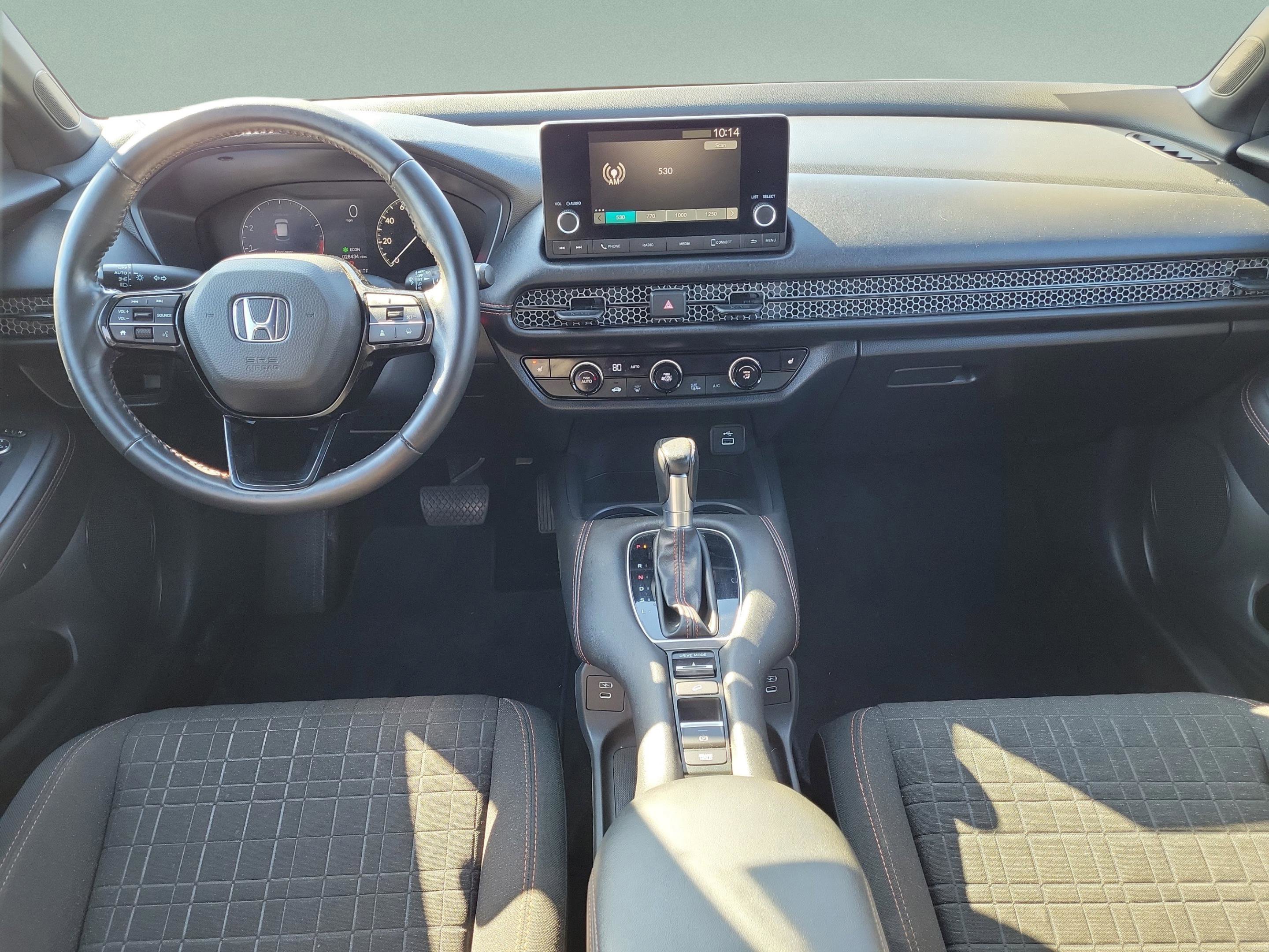 Certified 2025 Honda HR-V Sport image 9