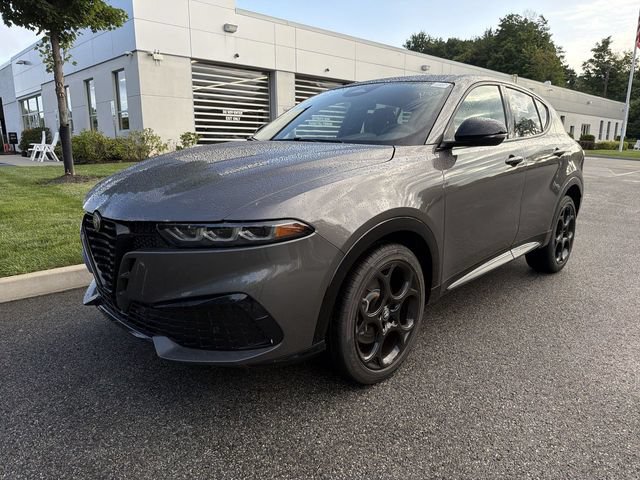 New 2026 Alfa Romeo Tonale w/ Red Premium Package AWD/4WD image 4