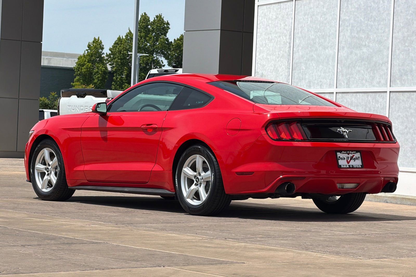 Used 2017 Ford Mustang Coupe RWD image 6