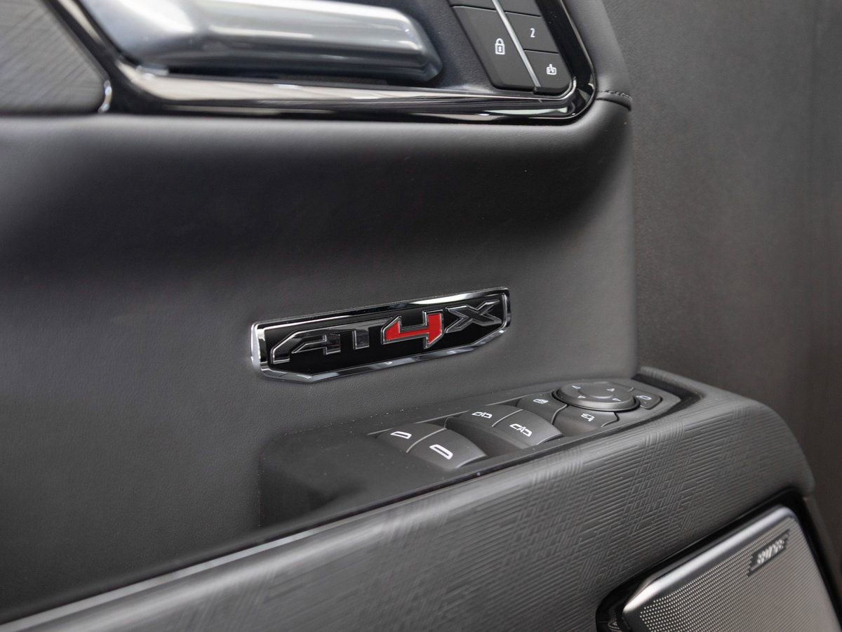 Used 2025 GMC Sierra 1500 AT4X image 18