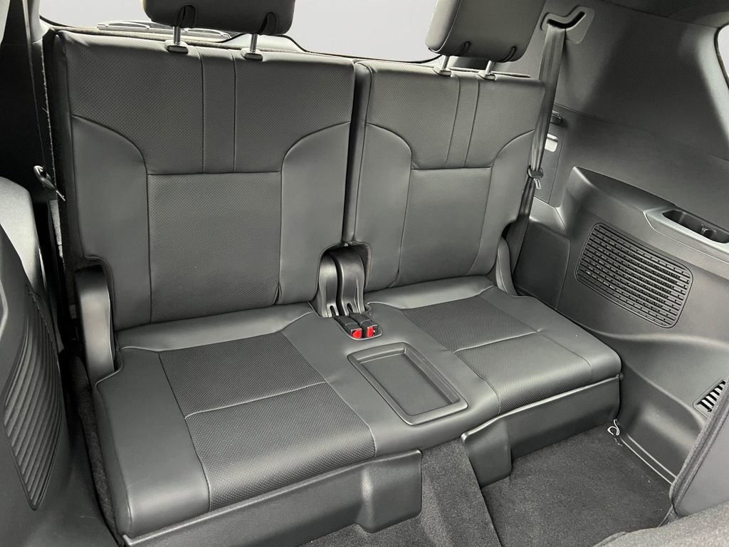 New 2026 Lexus LX 700h Luxury image 9