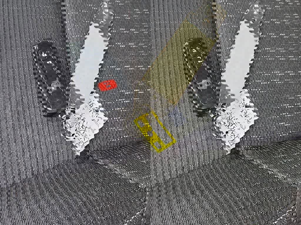 Used 2019 Toyota C-HR XLE image 39