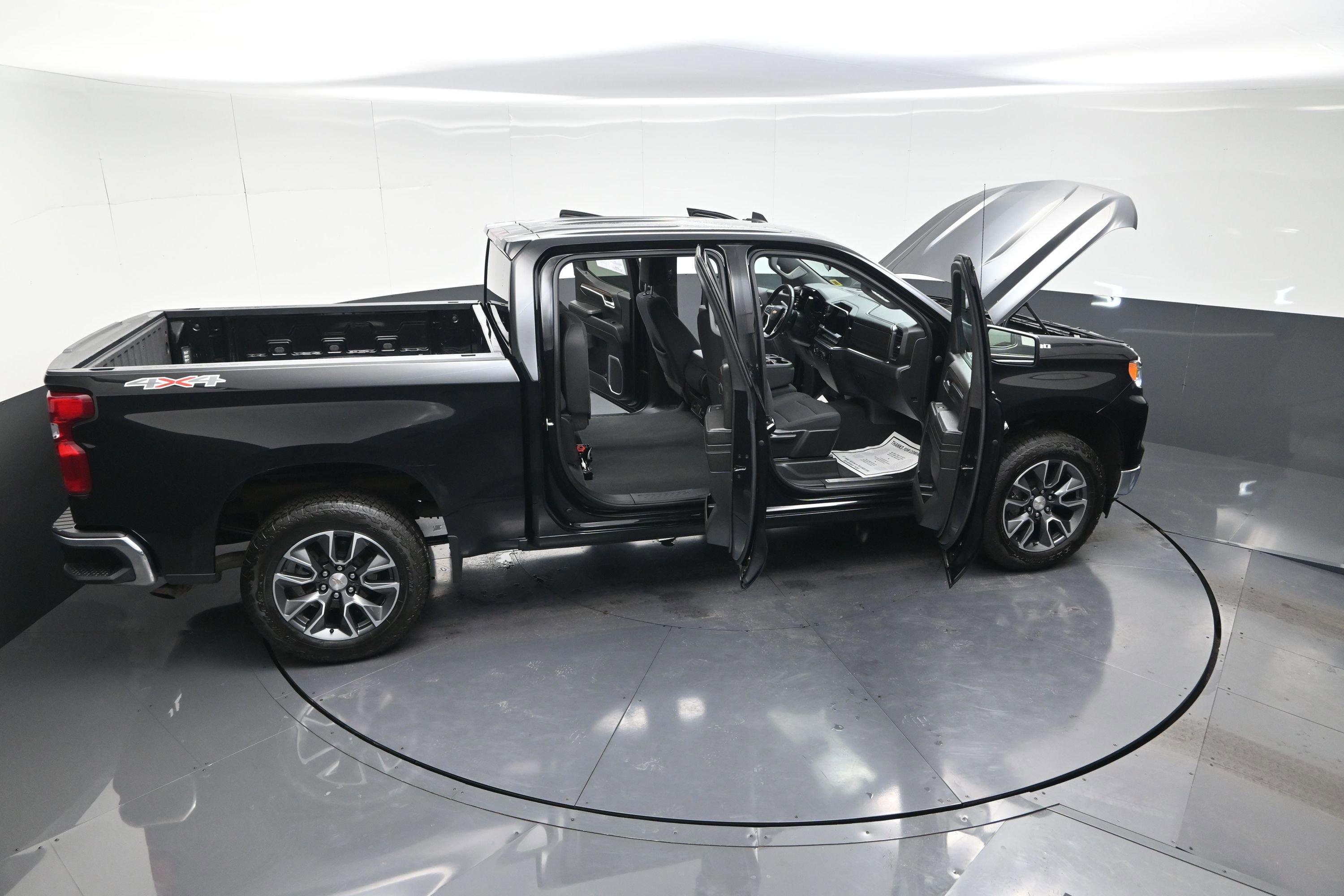 Used 2023 Chevrolet Silverado 1500 LT image 14