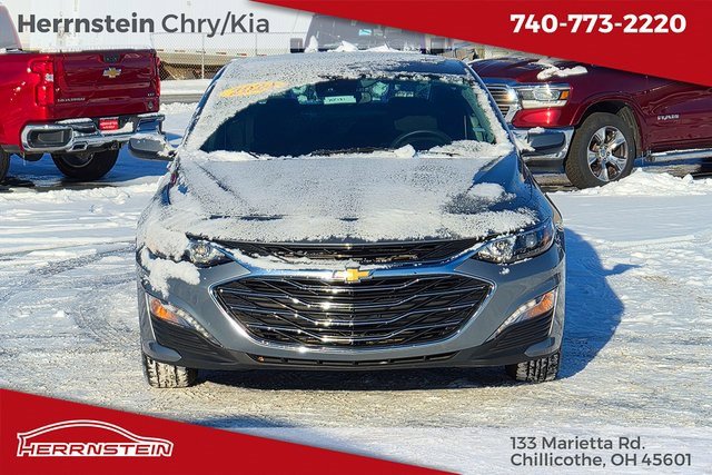 Used 2024 Chevrolet Malibu LT image 2