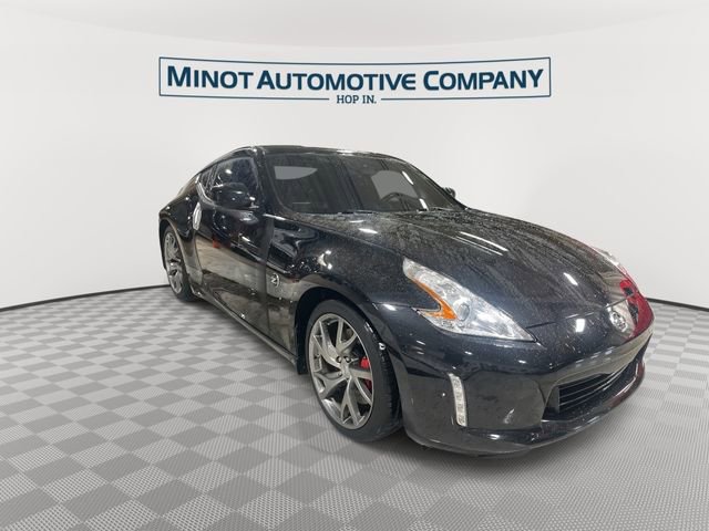 Used 2015 Nissan 370Z w/ Sport Package image 2