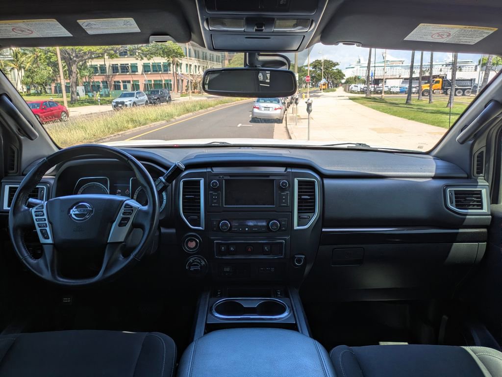 Used 2019 Nissan Titan SV w/ SV Convenience Package AWD/4WD image 17
