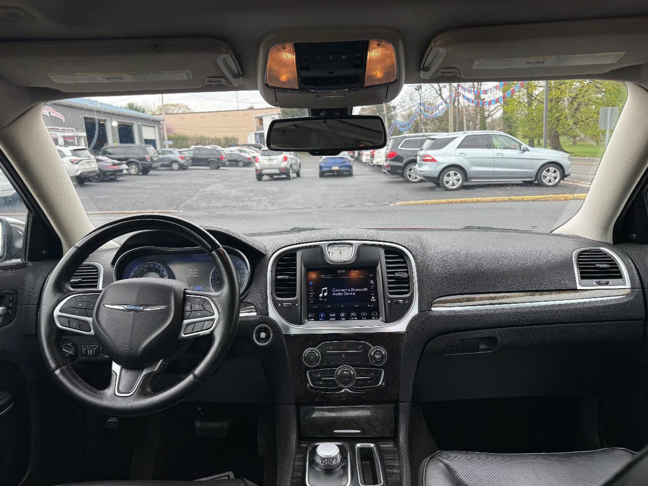 Used 2018 Chrysler 300 Limited image 19