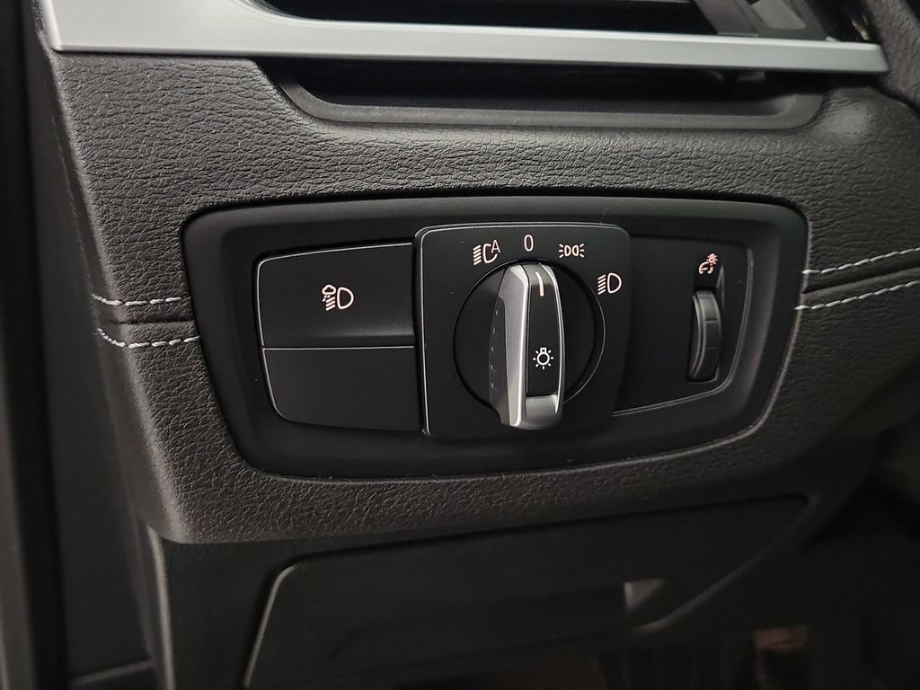 Used 2022 BMW X2 sDrive28i w/ Convenience Package FWD image 11