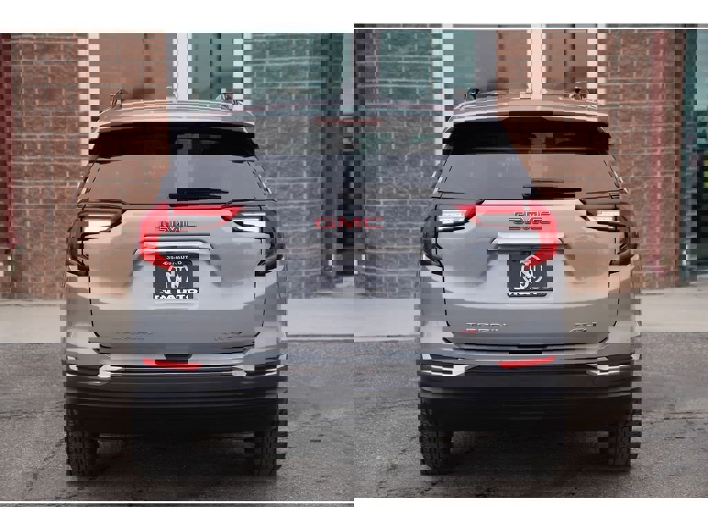 Used 2023 GMC Terrain AT4 image 5