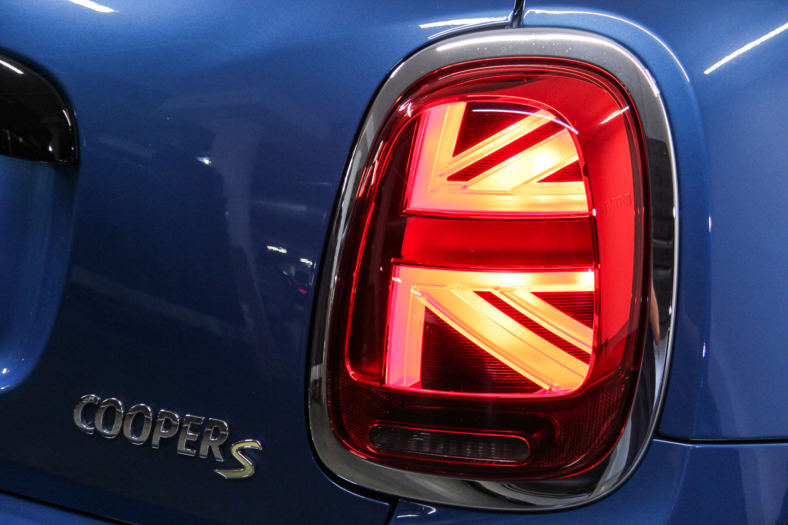 Certified 2024 MINI Cooper SE FWD image 7