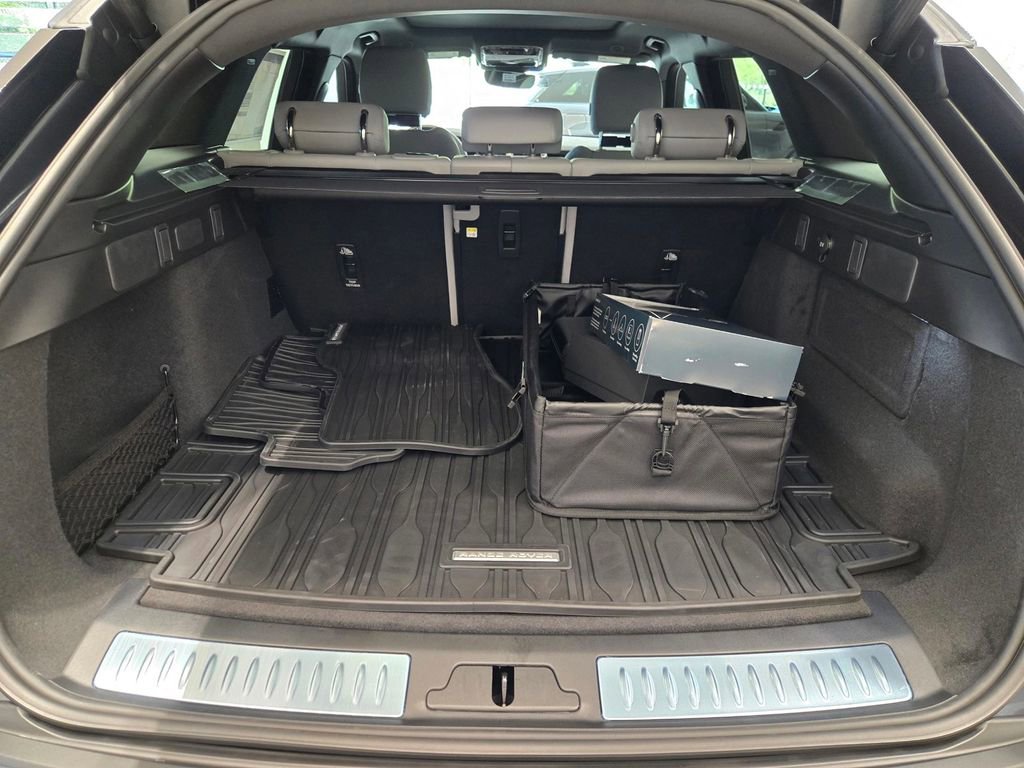 New 2026 Land Rover Range Rover Velar S AWD/4WD image 15