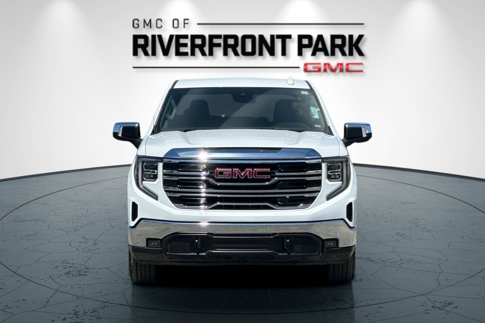 Used 2024 GMC Sierra 1500 SLT image 8