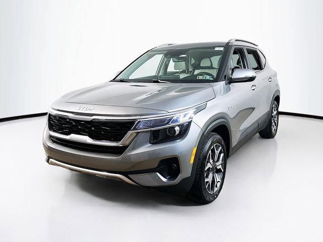 Used 2023 Kia Seltos EX image 3
