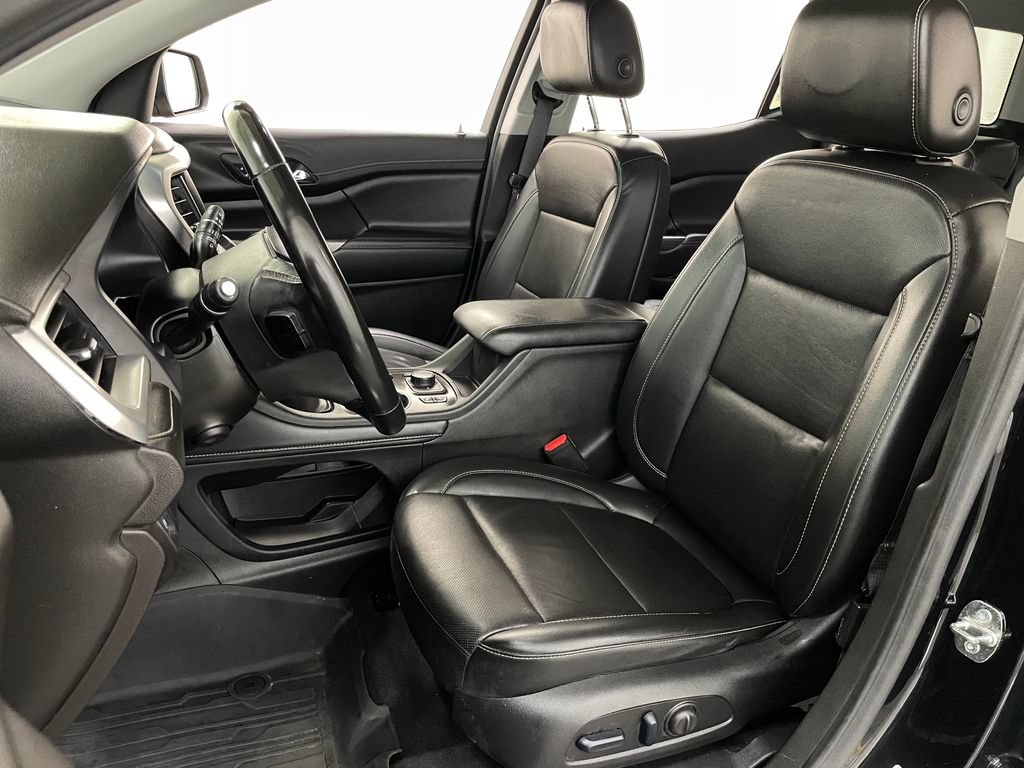 Used 2023 GMC Acadia SLT w/ Technology Package AWD/4WD image 26