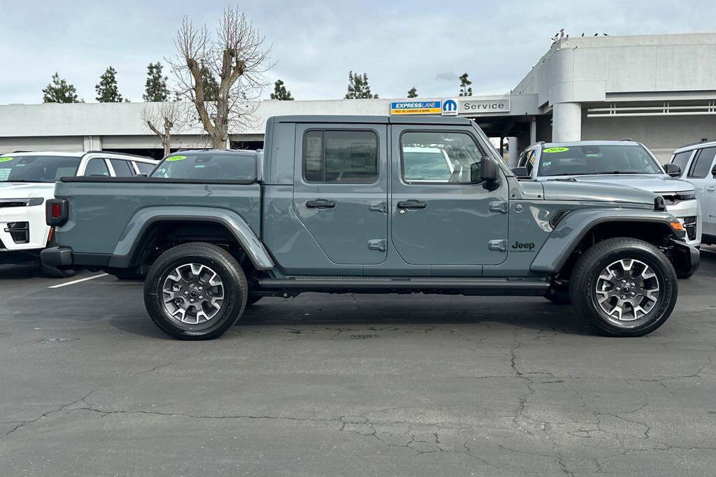 New 2026 Jeep Gladiator Sport AWD/4WD image 3