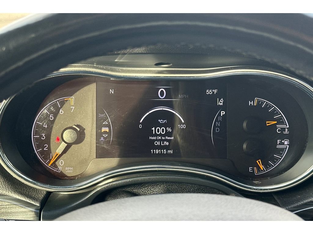 Used 2020 Jeep Grand Cherokee Laredo AWD/4WD image 25