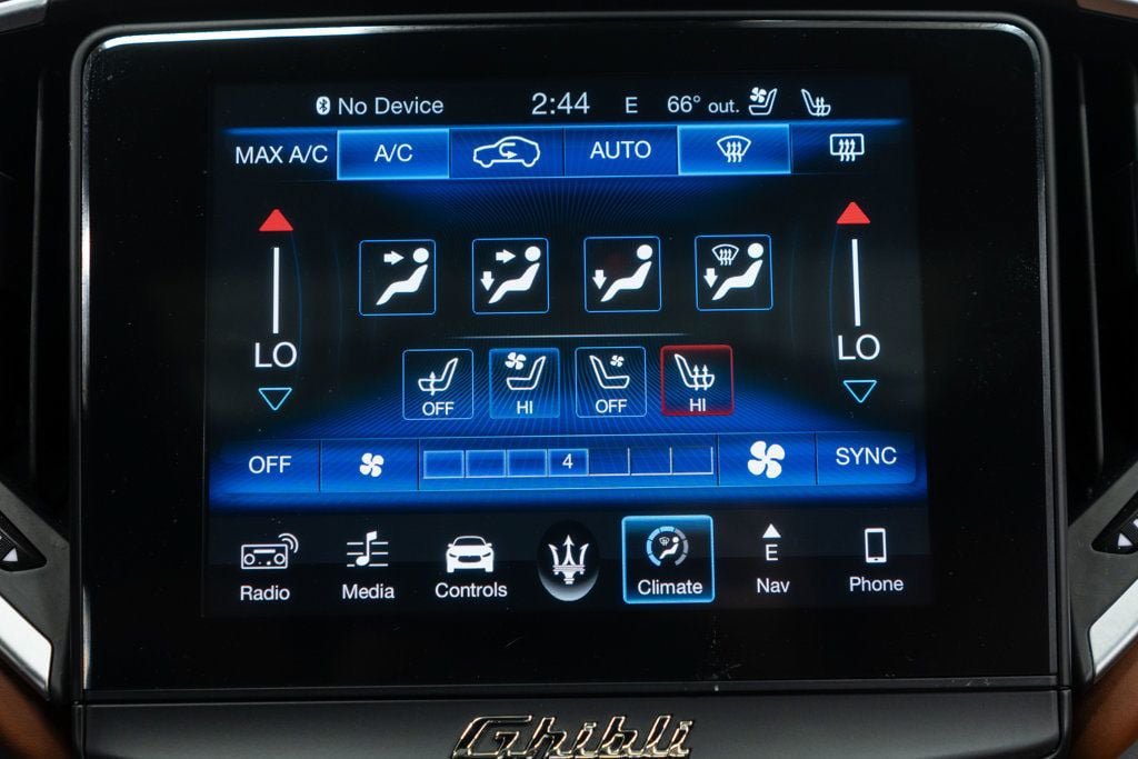Used 2018 Maserati Ghibli S GranLusso RWD image 25
