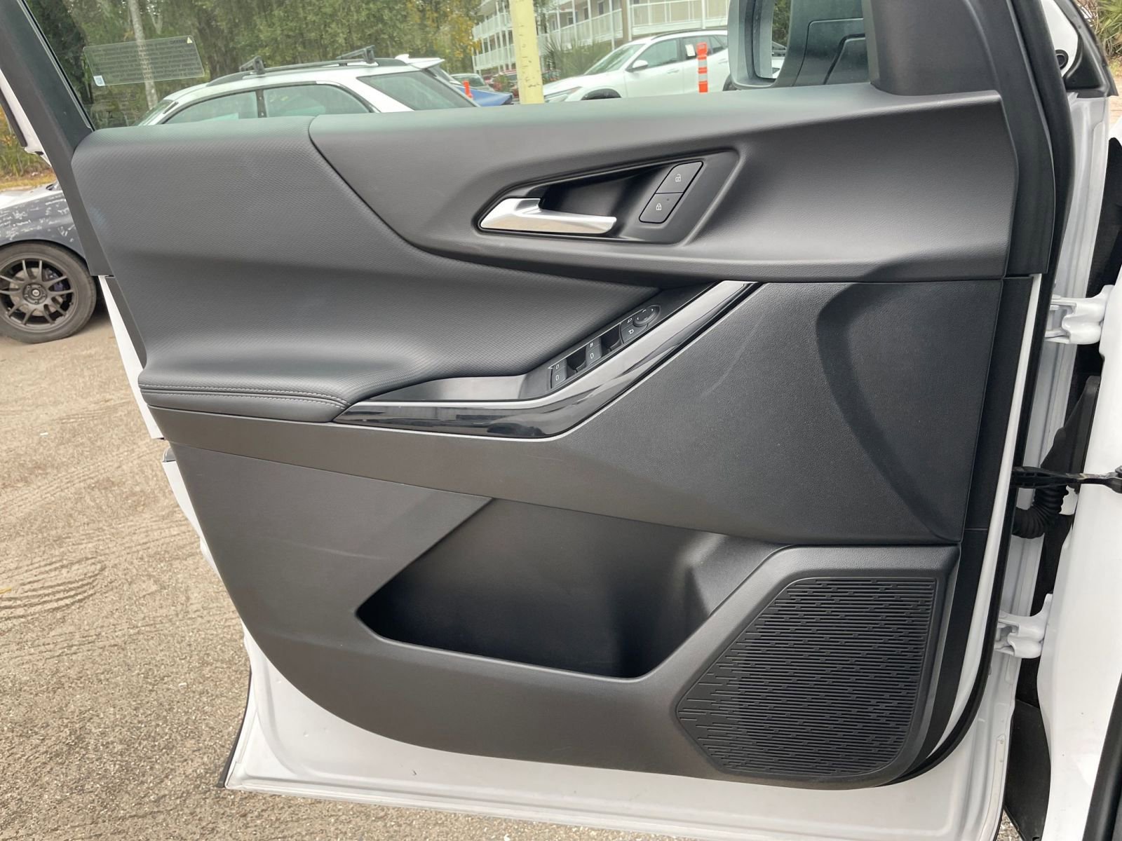 Used 2025 Chevrolet Equinox LT image 20