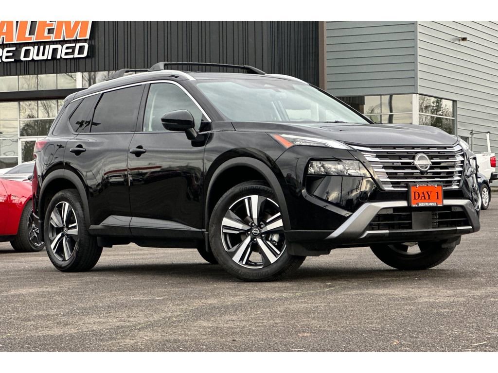 Used 2025 Nissan Rogue SL w/ SL Premium Package image 2