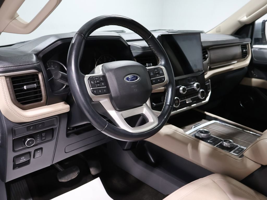 Used 2023 Ford Expedition Limited image 14