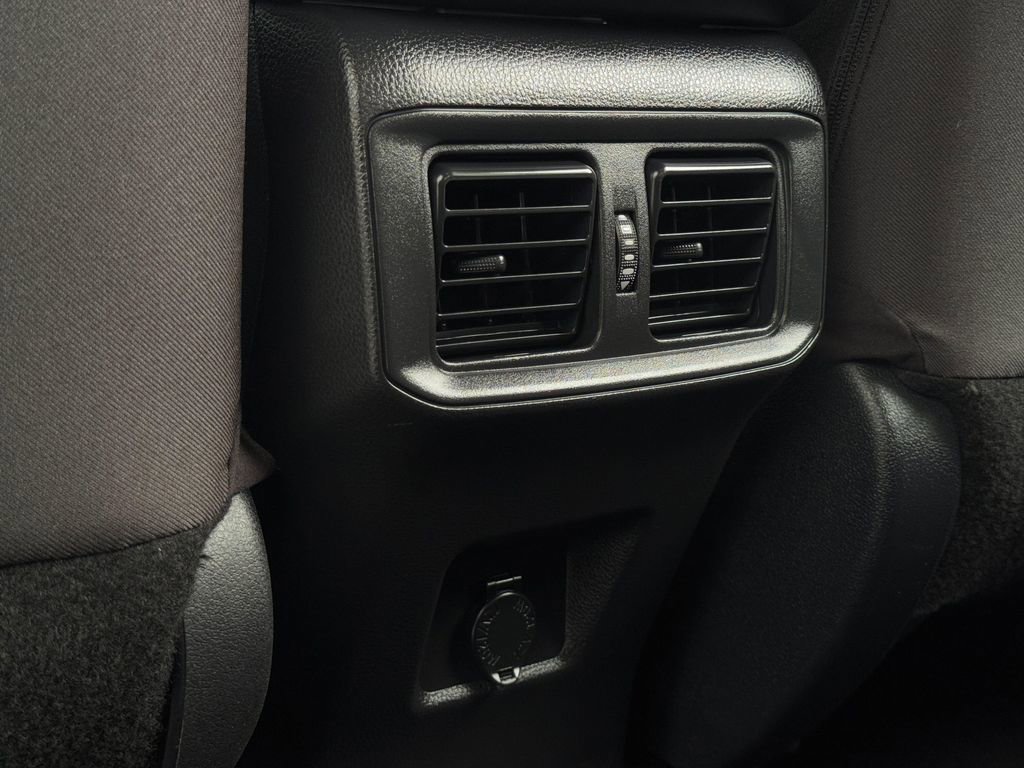 Certified 2025 Toyota RAV4 LE AWD/4WD image 29