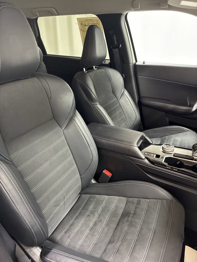 Used 2025 Mitsubishi Outlander AWD image 28