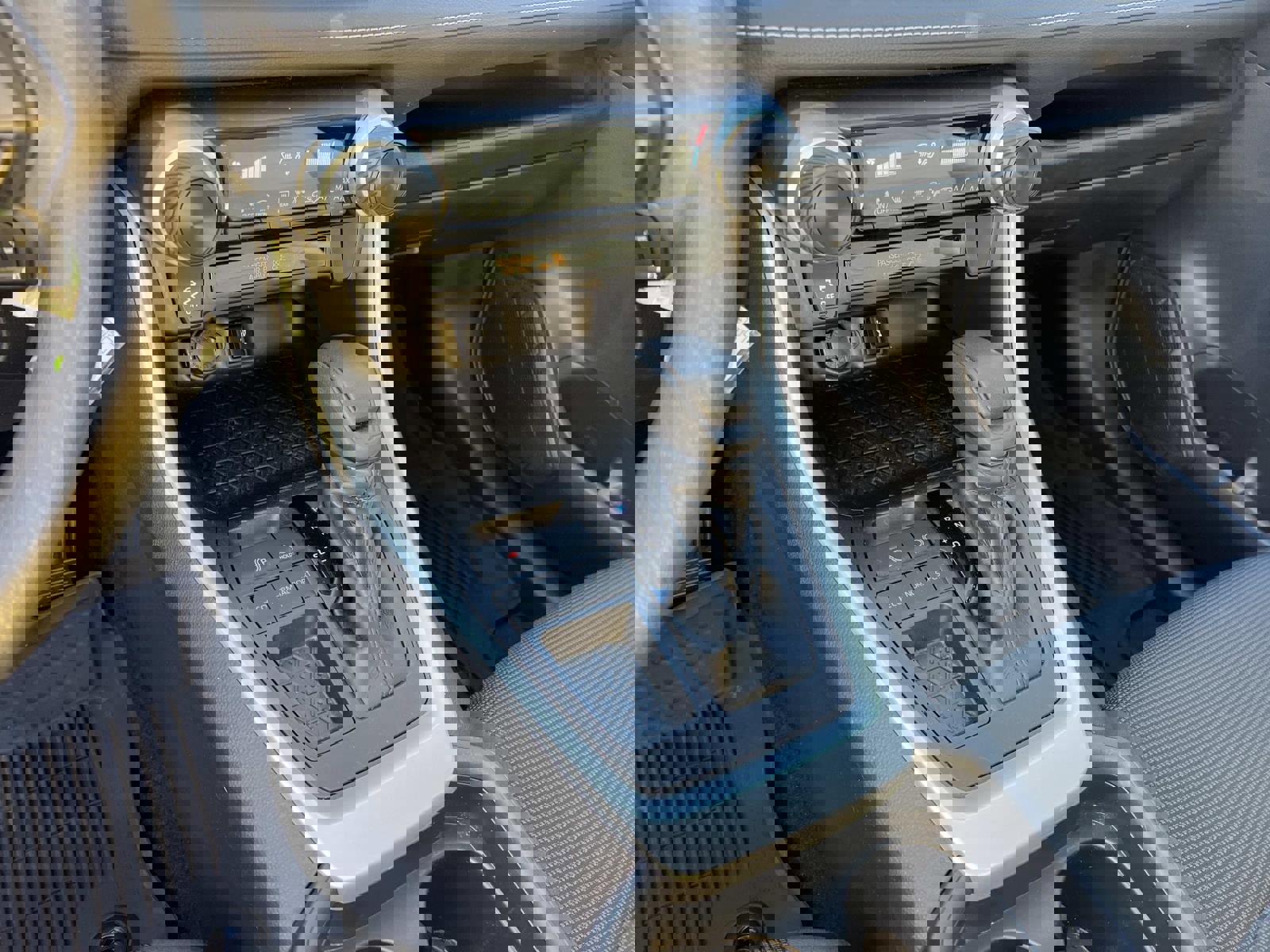 Used 2021 Toyota RAV4 LE image 30