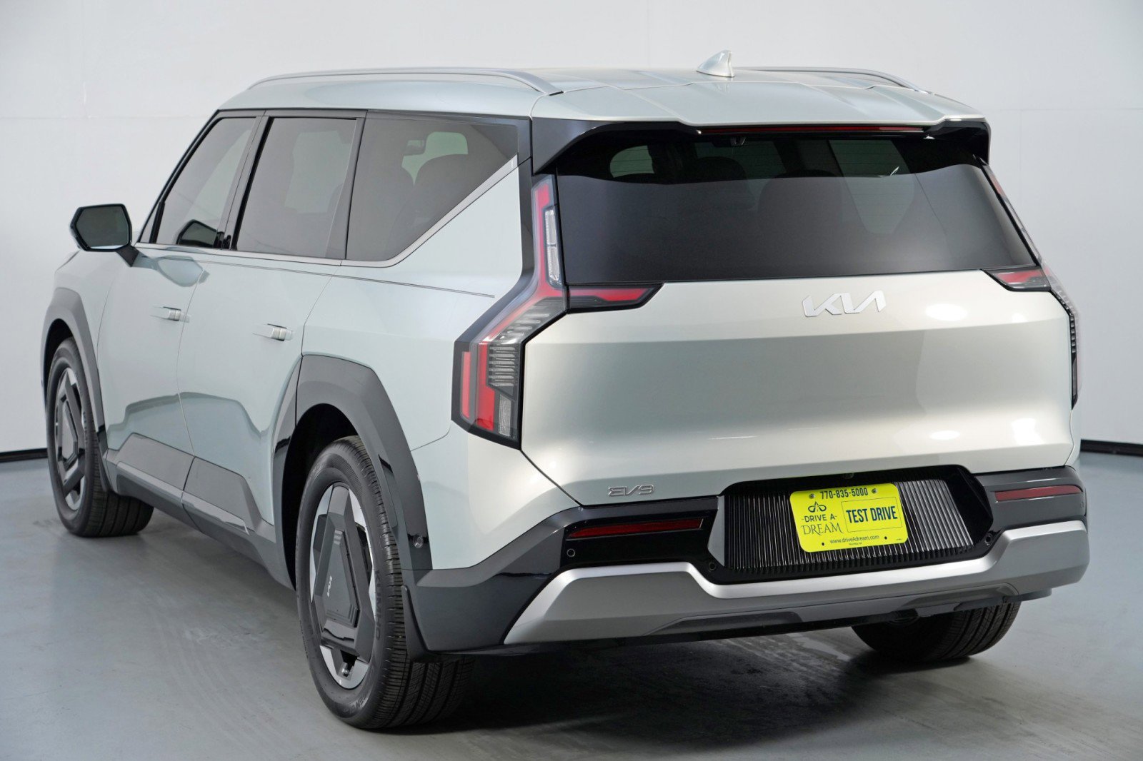 Used 2026 Kia EV9 Land image 54