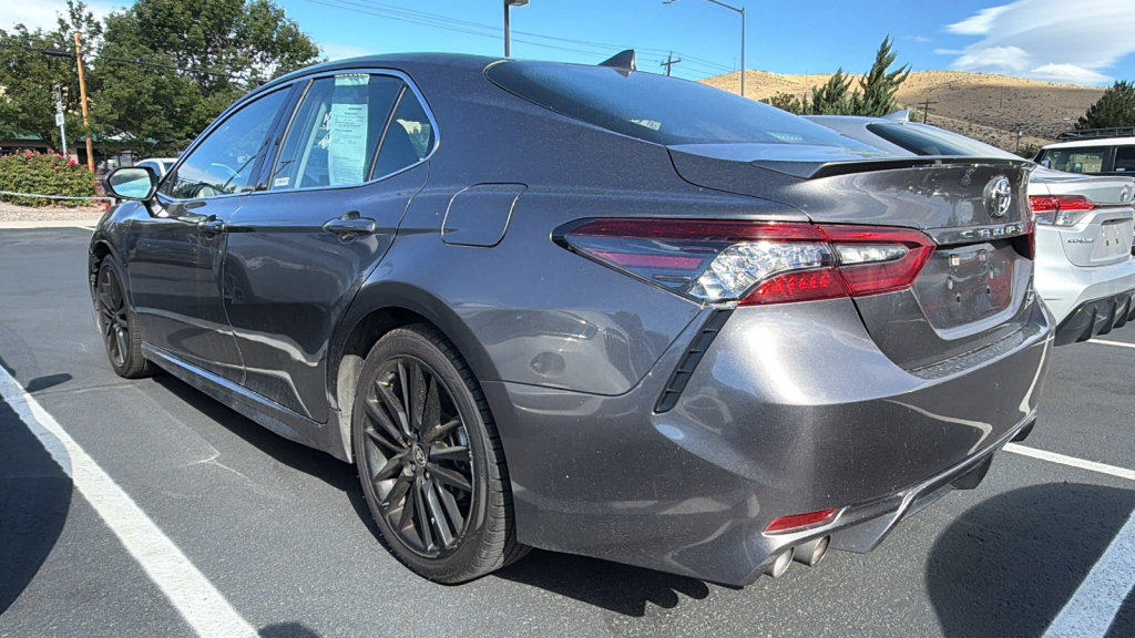 Used 2024 Toyota Camry XSE FWD image 3