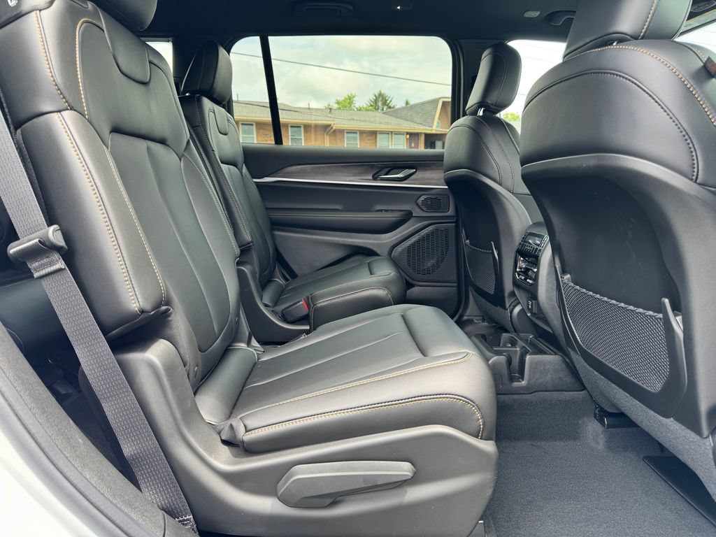 New 2026 Jeep Grand Cherokee L Limited AWD/4WD image 12