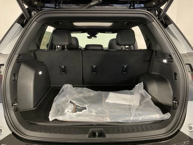 New 2026 GMC Terrain AT4 w/ Convenience Package III image 40