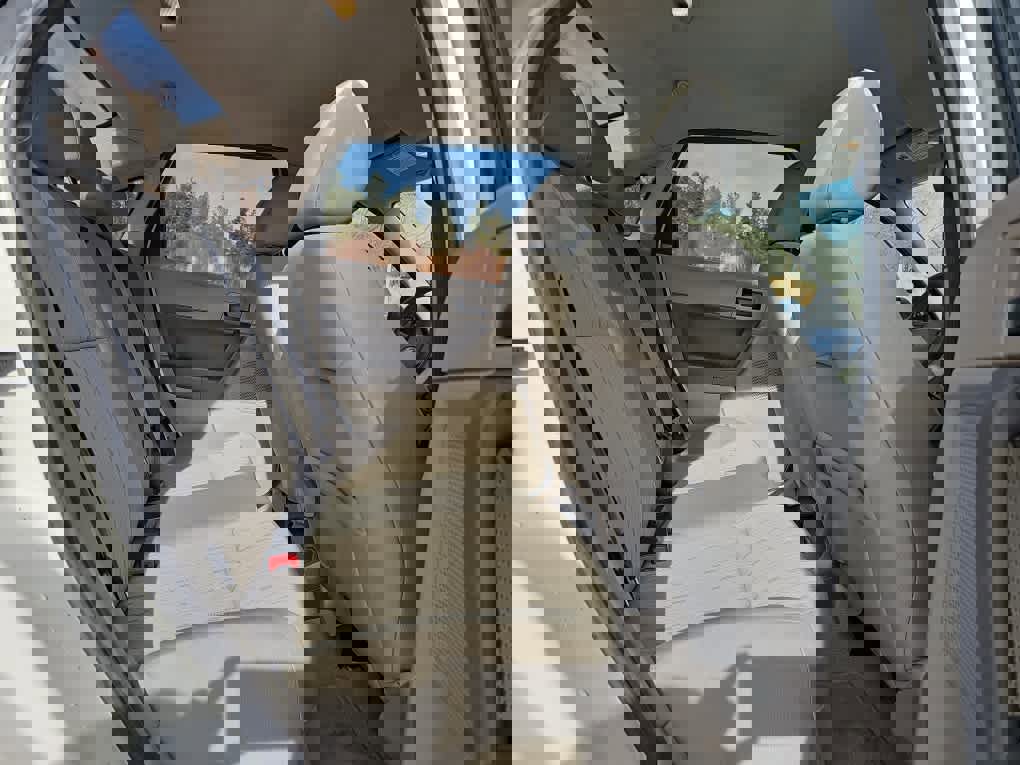 Used 2011 Ford Focus SE image 21