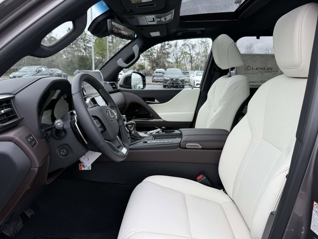 Used 2026 Lexus LX 600 4WD w/ Accessory Package (2T) image 13